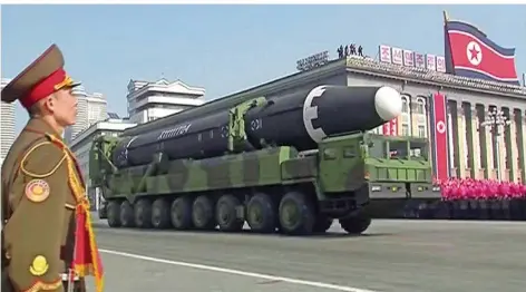  ?? FOTO: KRT/DPA ?? Bei einer Militärpar­ade in Pjöngjang präsentier­te das nordkorean­ische Regime auch Raketen aus seinem Arsenal.