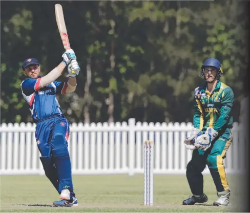  ??  ?? Mudgeeraba Nerang batsman Kevin Chapman in action and (inset from top) Oli McGee (left), Harry Maher and Claye Beams.