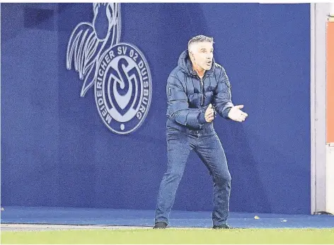  ?? FOTO: OSNAPIX / TITGEMEYER ?? MSV-Trainer Gino Lettieri erwartet von seiner Mannschaft am heutgen Dienstag in Mannheim eine Reaktion.