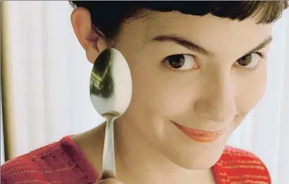  ?? UGC IMAGES ?? Audrey Tautou saltó a la fama como la encantador­a e inocente Amélie Poulain en Amélie