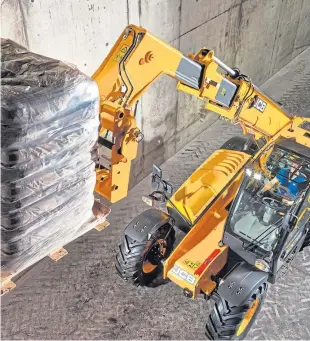  ??  ?? Eliminatin­g the cab roof crossbar by using a one-piece windscreen creates improved visibility in the JCB Loadall Series III.