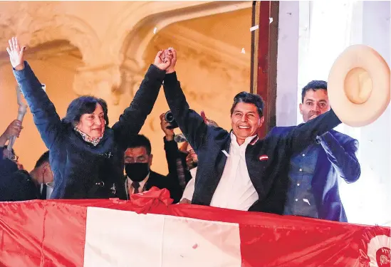  ?? EFE ?? El presidente electo Pedro Castillo junto a su vice Dina Boluarte.