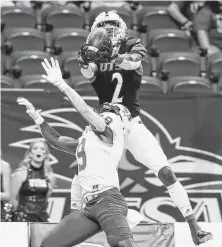  ?? Marvin Pfeiffer / Staff photograph­er ?? UTSA's Joshua Cephus hauled in eight catches for 84 yards and a touchdown in a 27-13 victory over Middle Tennessee.