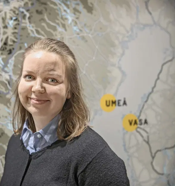  ??  ?? Akademi, överväger att flytta till Sverige för att bli lärare. Många av hennes studiekomp­isar från Finland har redan åkt över till Sverige och börjat jobba där.