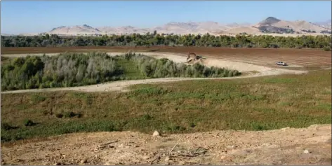  ?? RECORDER PHOTOS BY CHIEKO HARA ?? Success Lake excavation began Tuesday The five-year project will remove silt deposits, increasing storage capacity. Materials removed will be used for cement and road paving projects.