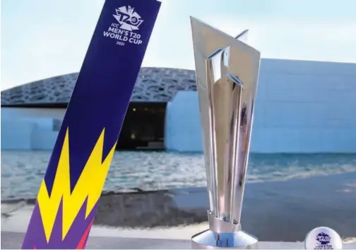  ?? Courtesy: ICC Twitter ?? ↑
The ICC men’s T20 World Cup 2021 trophy at the Louvre Abu Dhabi ahead of the start of the tournament.