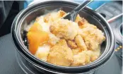  ?? ORLANDO SENTINEL AMY DREW THOMPSON/ ?? Smothered’s peach cobbler.