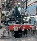  ?? BOTH CHRIS MILNER ?? No. 4079 Pendennis Castle at Didcot on July 11.