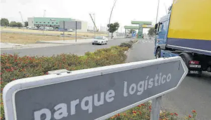  ?? SÁNCHEZ MORENO ?? Vista de la entrada de acceso al parque logístico de Córdoba.