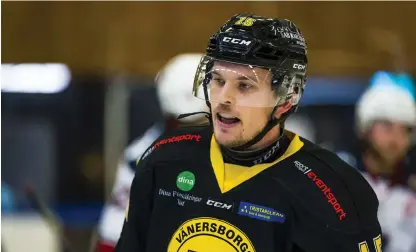  ?? Bild: Christian Flodin ?? Dennis Rosanders mål i matchen mot Borås gav ingen tröst då VHC fick se sig besegrat med 7-2. .