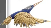  ??  ?? Flying Hummingbir­d clip in brushed gold set with diamonds and lapis lazuli (1977) by Chaumet