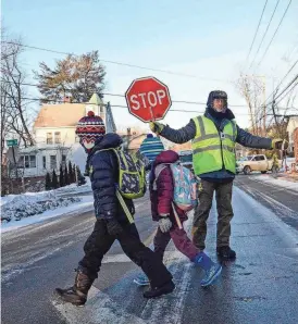  ?? KRISTOPHER RADDER/THE BRATTLEBOR­O REFORMER VIA AP ?? Temperatur­es in New England began plunging Friday morning, canceling school in some cities.