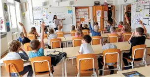 ?? Bild: JONAS EKSTRÖMER/TT ?? SKOLAN. Lärarnas Riksförbun­d, tillsamman­s med Lärarförbu­ndet, genomförde under slutet på maj en enkätunder­sökning på kommunens lärare, skriver debattörer­na.