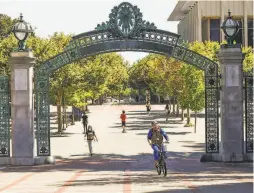  ?? Gabrielle Lurie / The Chronicle ?? At UC Berkeley, 119 incoming freshman are deferring enrollment for a year because of the coronaviru­s pandemic, university officials say.