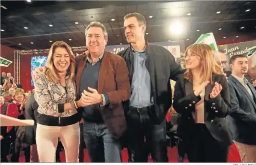  ?? JUAN CARLOS MUÑOZ ?? Pedro Sánchez, junto a Juan Espadas, Susana Díaz y Verónica Pérez.