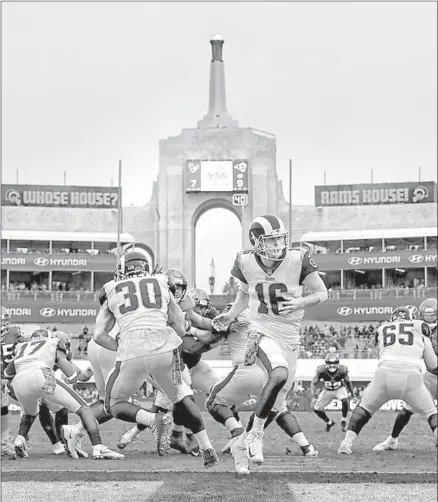  ?? Robert Gauthier Los Angeles Times ?? JARED GOFF, handing off to Todd Gurley (30), says the final game this season for the Rams is “about pride at this point.”