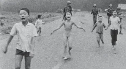  ?? AP /NICK UT ?? Esta desgarrado­ra imagen ayudó a poner fin al conflicto en Vietnam.