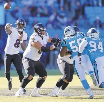  ?? NELL REDMOND/ASSOCIATED PRESS ?? Ravens rookie quarterbac­k Lamar Jackson has thrown most of his passes this season in mop-up duty. He has completed seven of 12 passes for 87 yards and a touchdown and has rushed for 139 yards on 28 carries, mostly when Joe Flacco is also in the game.