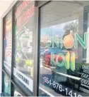  ?? AMYBETHBEN­NETT/ SOUTHFLORI­DASUNSENTI­NEL ?? The OnionRoll in Lauderdale-by-the-Sea has permanentl­y closed, ownerAlexY­ushkovsky told the Sun Sentinel.