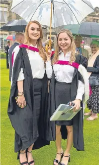  ?? Pictures: Steven Brown. ?? Above: Jane Seath, 22, and Florence Wright, 22. Right: class of 2017 – Andy Cowton, 28, Nina Murdoch, 21, Sam Malkin, 22, and Kirsty McKechnie, 21.