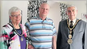  ??  ?? n CELEBRATIO­N: (Clockwise from above) Mayor and mayoress George and Judith Cooper with resident John Brent; the communal area; the mayor and mayoress cut the anniversar­y
