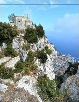  ?? Michael Alesi) ?? Depuis le fort, la vue sur Monaco est absolument imprenable.(Photo