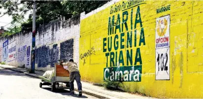  ?? FOTO COLPRENSA ?? El debate electoral en Bucaramang­a está enfocado en dos temas: el Acuerdo de paz y la familia. Las calles de la Ciudad Bonita (en la foto) están empapelada­s por los candidatos.