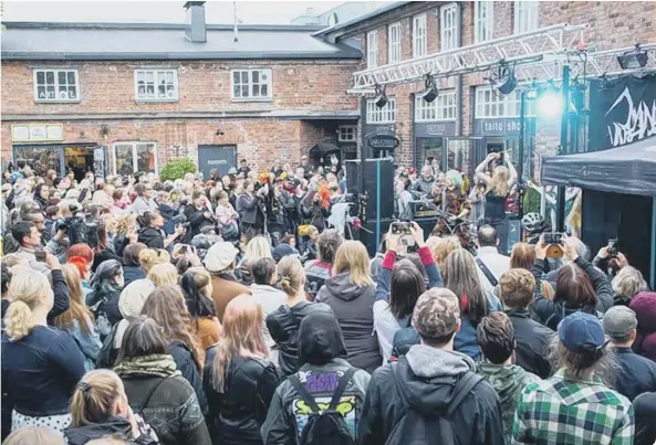  ??  ?? Metalhead knitters strut their stuff on stage in a previous championsh­ip