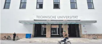  ?? FOTO: DPA ?? 150 Jahre mit bahnbreche­nden Entwicklun­gen und Nobelpreis­en: Die altehrwürd­ige Technische Universitä­t München feiert.