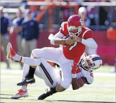  ?? JOHN BLAINE — FOR THE TRENTONIAN ?? Rutgers quarterbac­k Gio Rescigno, seen here carrying the ball against Illinois on Oct. 15, is recovering from a tight hamstring during the team’s bye week.