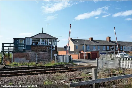  ?? ?? The level crossing at Newsham, Blyth