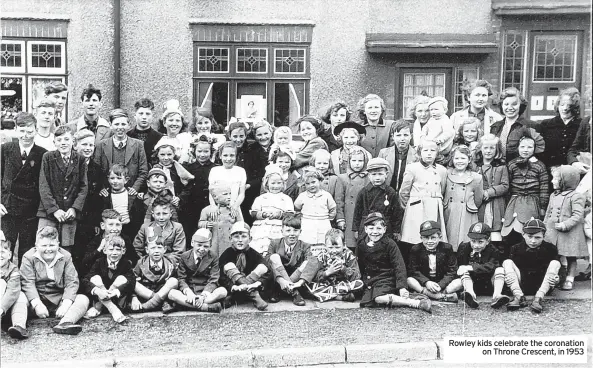  ?? ?? Rowley kids celebrate the coronation on Throne Crescent, in 1953