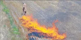  ?? BHARAT BHUSHAN/HT ?? ■ Till May 30, the government has imposed a fine of Rs 33 lakh on farmers as environmen­t compensati­on in 1,191 cases of stubble fires.