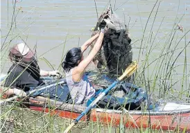  ??  ?? Yorío. La ONG que formaron en Tigre atletas y fanáticos del kayak.