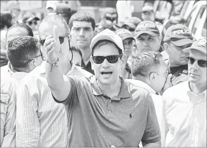  ??  ??    El senador Marco Rubio, vinculado al sector radical del exilio cubano en Miami, ayer en el puente Simón Bolívar, en Cúcuta, Colombia, en la frontera con Táchira, Venezuela. Foto Afp