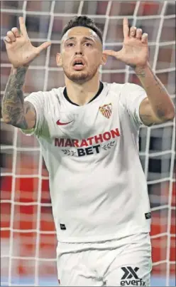  ??  ?? Ocampos celebra un gol con el Sevilla en esta campaña.