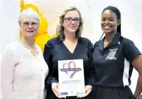  ?? ?? Grantleigh Schools’ Juriana Filmalter, Juanita Alkers (Seeff) and Phumla Jali. Seeff kindly sponsored the Grantleigh entry and were given a certificat­e of appreciati­on