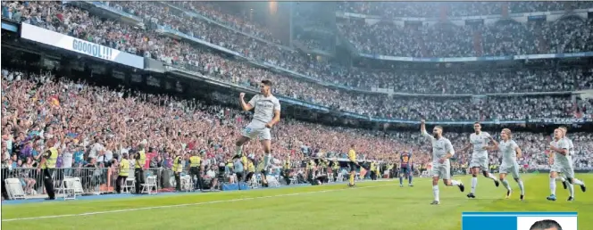  ??  ?? EL BERNABÉU, ENTREGADO. Asensio marcó un golazo en el minuto 2 del Clásico de vuelta de la Supercopa y tiene al madridismo encandilad­o.