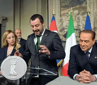  ??  ?? Alleati Meloni, Salvini e Berlusconi insieme: FdI, Lega e FI torneranno insieme per il voto del 2019
