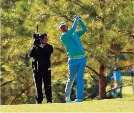  ??  ?? Bernd Wiesberger war am ersten Tag des US Masters immer wieder im Visier der Kameras. Ihm gelang ein Traumstart!