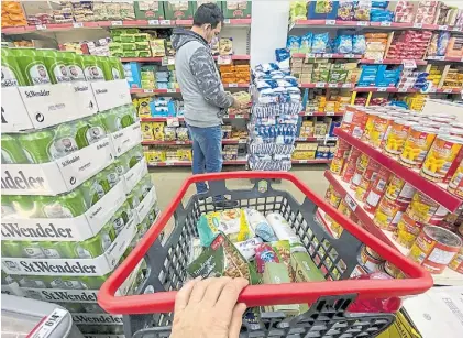  ?? ?? El consumo se sostiene. Según OCDE la inflación impactará en el consumo pese al crecimient­o del PBI.