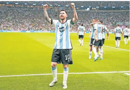  ?? FOTO: ARIEL SCHALIT/AP ?? Lionel Messi schoss das erlösende 1:0 für Argentinie­n gegen Mexiko. Der Superstar hatte nach der Enttäuschu­ng gegen Saudi-Arabien eine Reaktion versproche­n. Die zeigte er dann auch.