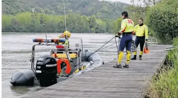  ?? Club de sauvetage de Bernay ?? Après de premiers entraîneme­nts en intérieur, les secouriste­s ont débuté les entraîneme­nts en condition réelle, notamment dans la Seine normande.