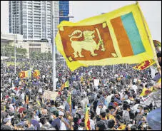  ?? REUTERS ?? Protesters shout slogans during a protest against the President in front of the Presidenti­al Secretaria­t, in Colombo.