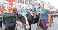  ?? FOTO: THOMAS WARNACK ?? Hoch zu Pferd: Der Herbsttref­f ist für Familien ein willkommen­es Ausflugszi­el.