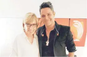  ??  ?? ► Rosa Lagarrigue y Alejandro Sanz a principios de 2016, días de unión plena.