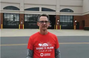  ?? The Sentinel-Record/Lance Brownfield ?? ■ Nick Genty with the American Red Cross emphasizes the importance of having a working smoke alarm and a fire safety plan as Hot Springs sees more fires than most other cities in the state.