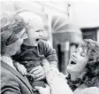  ??  ?? Jan Leeming with her son Jonathan and third husband Patrick Lunt