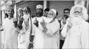  ?? Anand Singh ?? Outside a Varanasi polling centre on Wednesday.