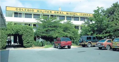  ?? FOTO: EL DIARIO ?? El colegio Miguel Iturralde, de Portoviejo, es uno de los que volverán a estar a cargo de los militares.